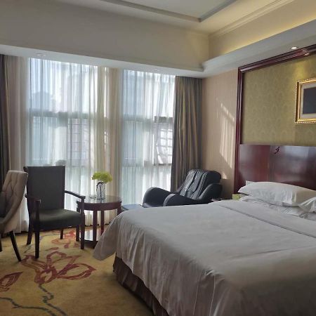 Vienna Hotel Chaozhou Plaza Zewnętrze zdjęcie