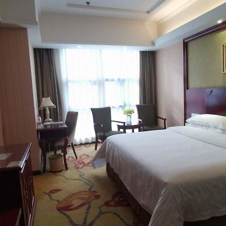 Vienna Hotel Chaozhou Plaza Zewnętrze zdjęcie